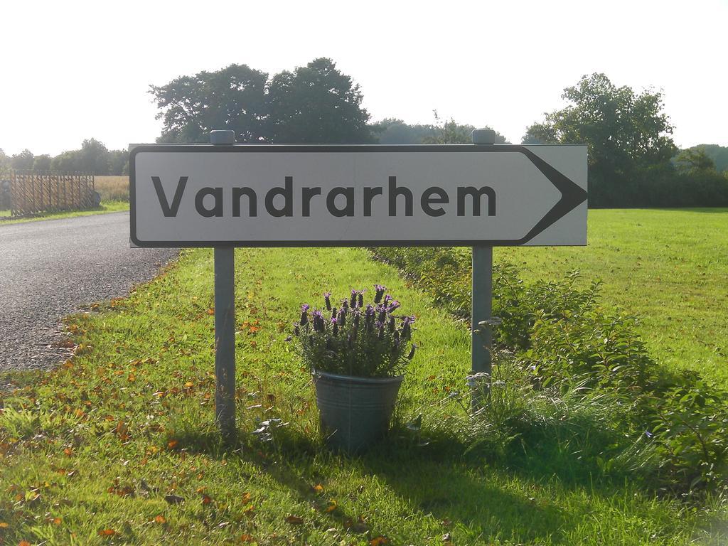 Bjoerkaengs Vandrarhem Tvååker エクステリア 写真